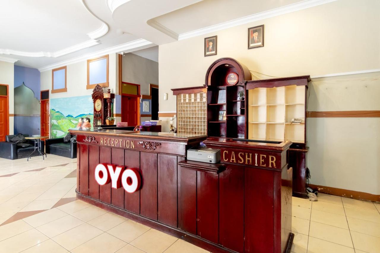 Oyo 1364 Pondok Wisata Istana XI Μεντάν Εξωτερικό φωτογραφία