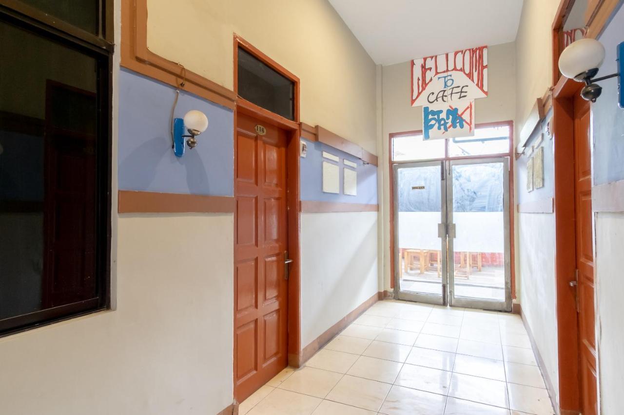Oyo 1364 Pondok Wisata Istana XI Μεντάν Εξωτερικό φωτογραφία